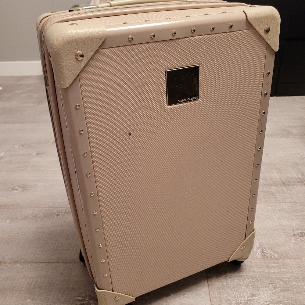 Vincent camuto luggage 21 inch Spinner Carry-On